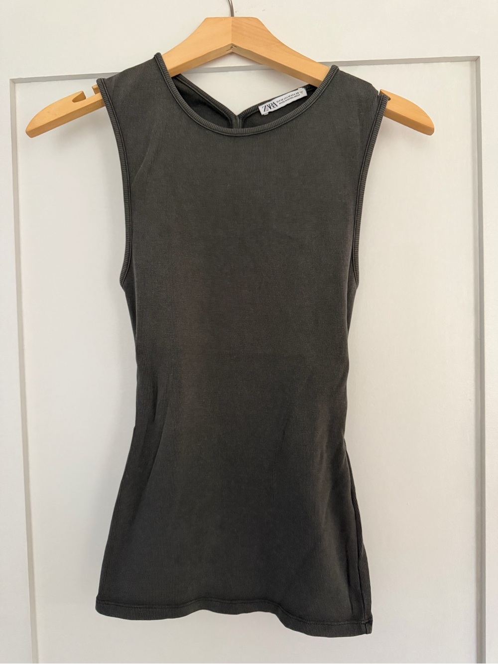 ZARA - Grey Sleeveless Ribbed Tank Top with back cut-out